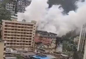 重庆食堂垮塌救出多人有危重伤者 疑似燃气泄漏燃爆