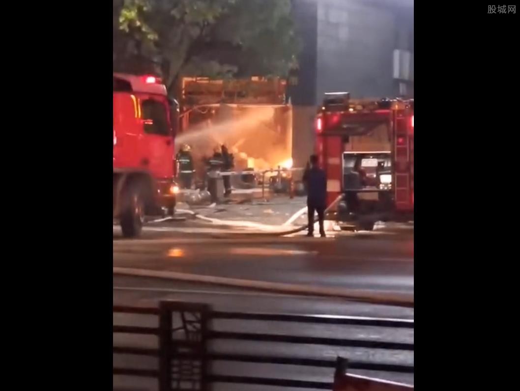 快餐店爆炸