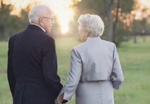 年近八旬夫妻双双离世前的生活记录 看完令人泪目！