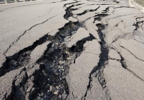 四川雅安4.8级地震成都震感强烈 发生地震怎么办？