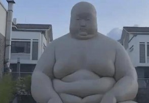 大理两座露天雕塑艺术品被指辱华 被误认为是日本相扑运动员