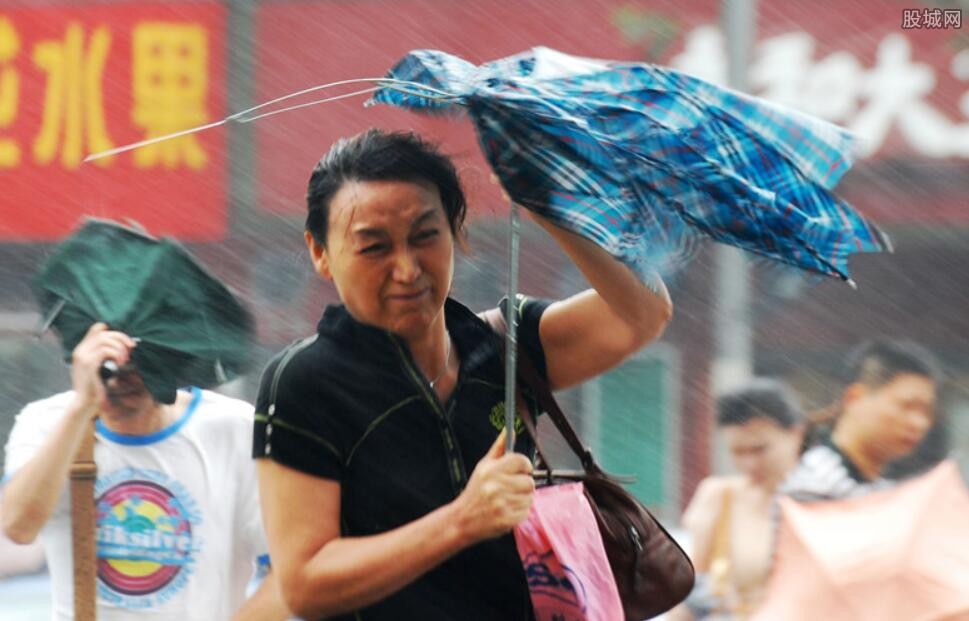 “木兰”携风带雨广东今明天局部仍有暴雨 台风在哪里登录