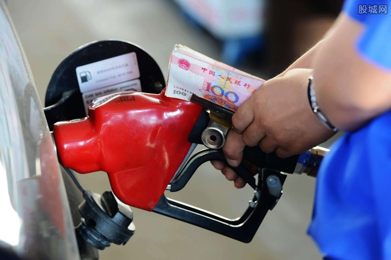 全球油价最贵的5个国家 你以为中国最高吗？