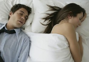 夫妻睡前做这4件事感情更加稳固长久 你做过吗？
