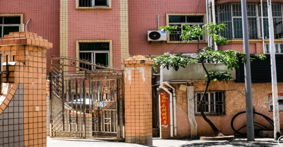 深圳白芒村房屋租赁困局 新方案研讨进度慢 租客处境两难