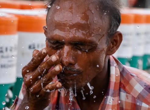 可怕！印度为什么这么热 大选已有33名工作人员被热死