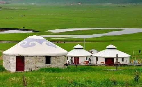 游客内蒙古旅游抽奖抽到一匹马 景区会送到家中