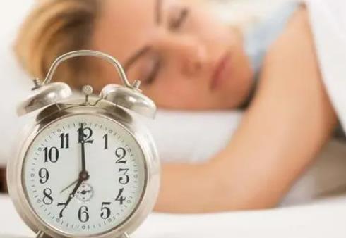 睡太多也会变“傻”？专家建议 要养成良好睡眠习惯